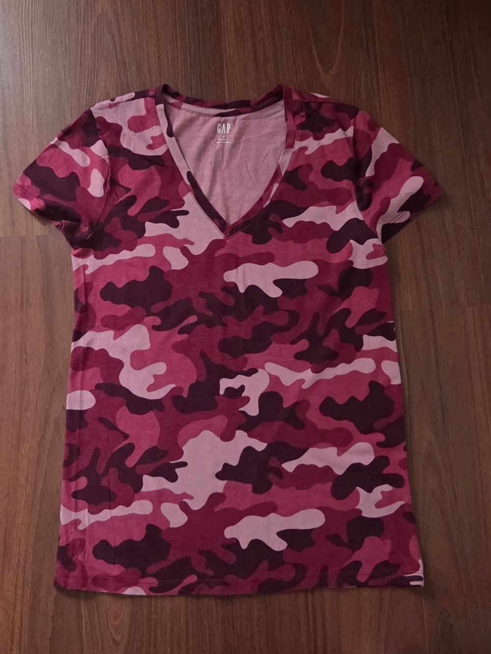 GAP Pink & Burgundy Camo V-Neck Tee